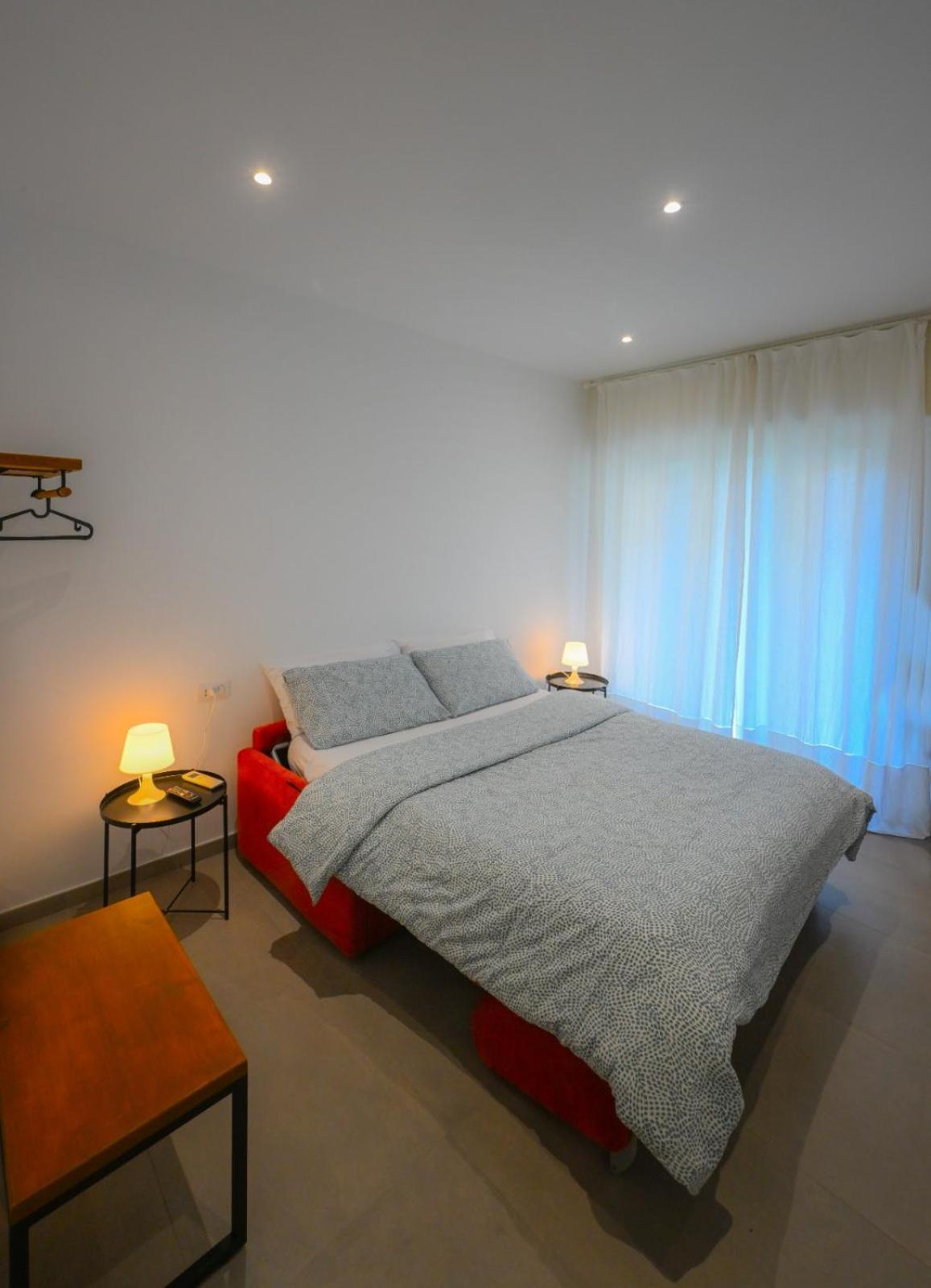 נאפולי Signora Titina Rooms מראה חיצוני תמונה